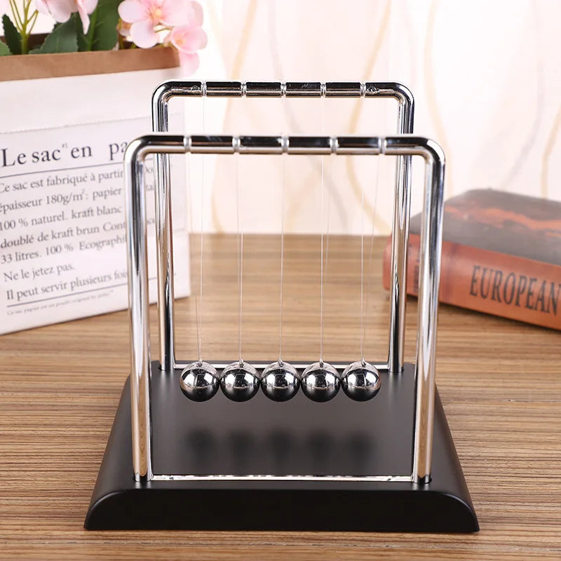 Classic Newton's Cradle