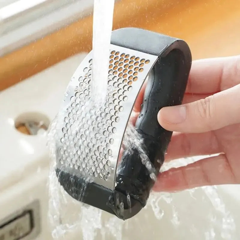 Easy-Clean Garlic Press